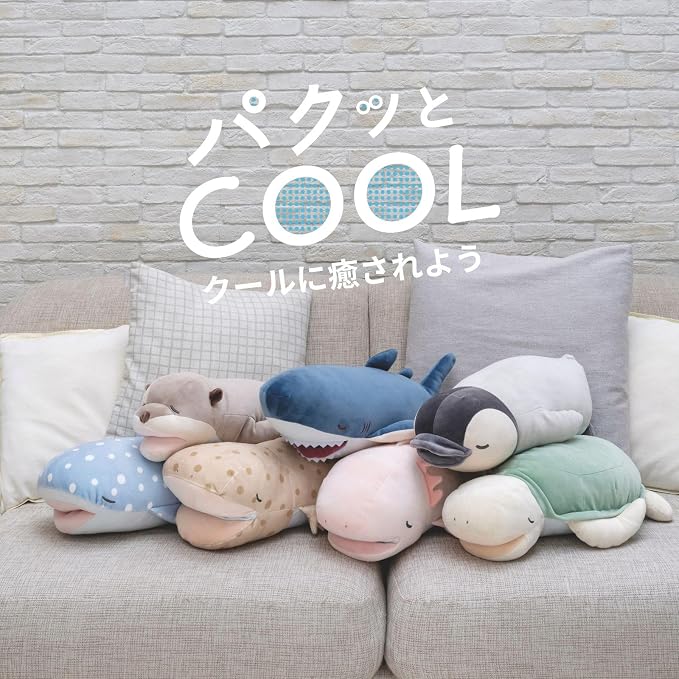 LIVHEART Cool Otter Hug Pillow M