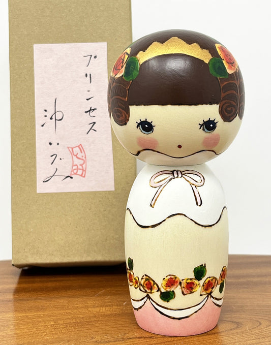 Refined Kokeshi Princess by Oki Izumi